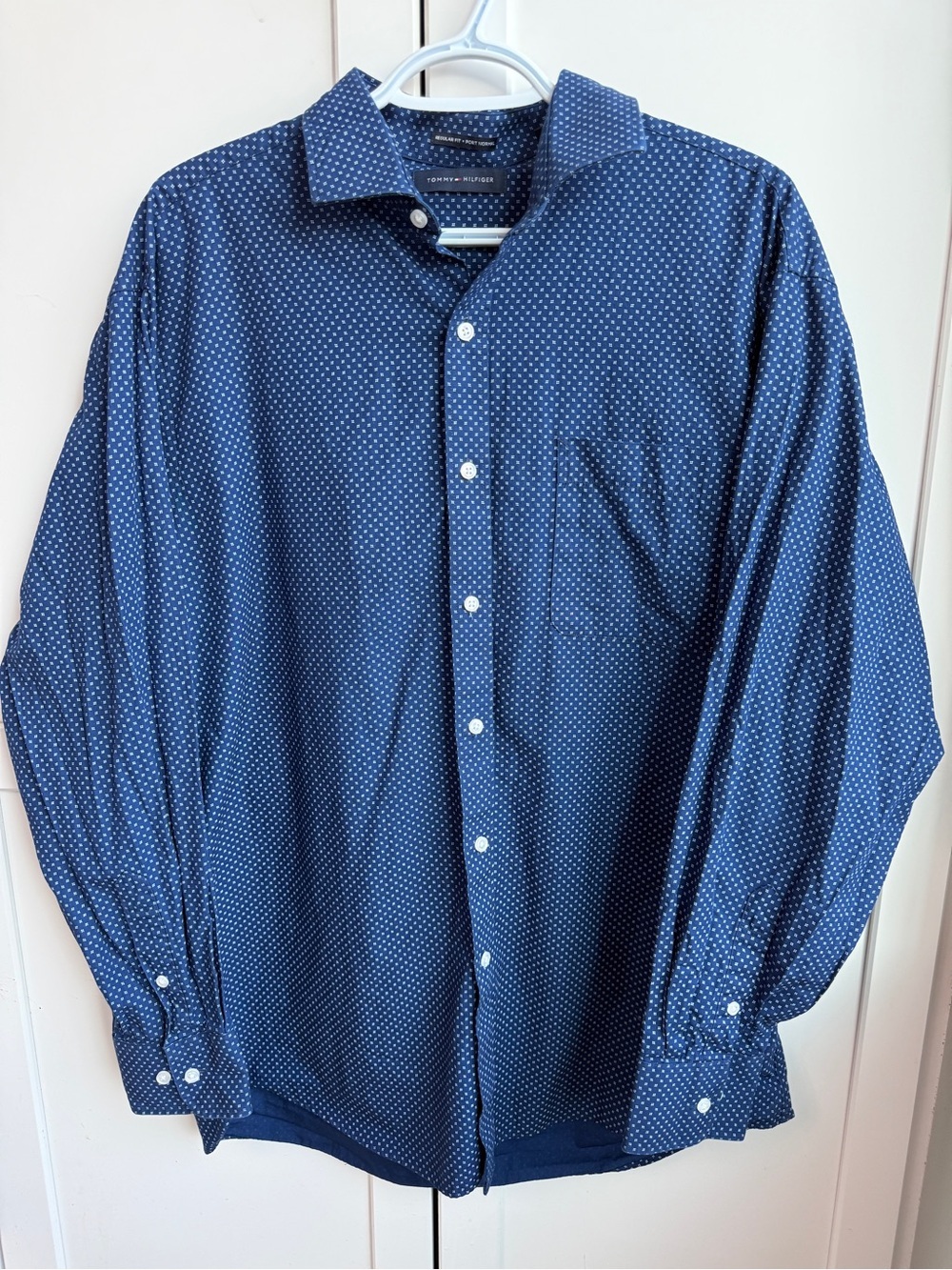 Tommy Hilfiger Men’s Large Regular Fit 16.5 Neck 34/35 Sleeve